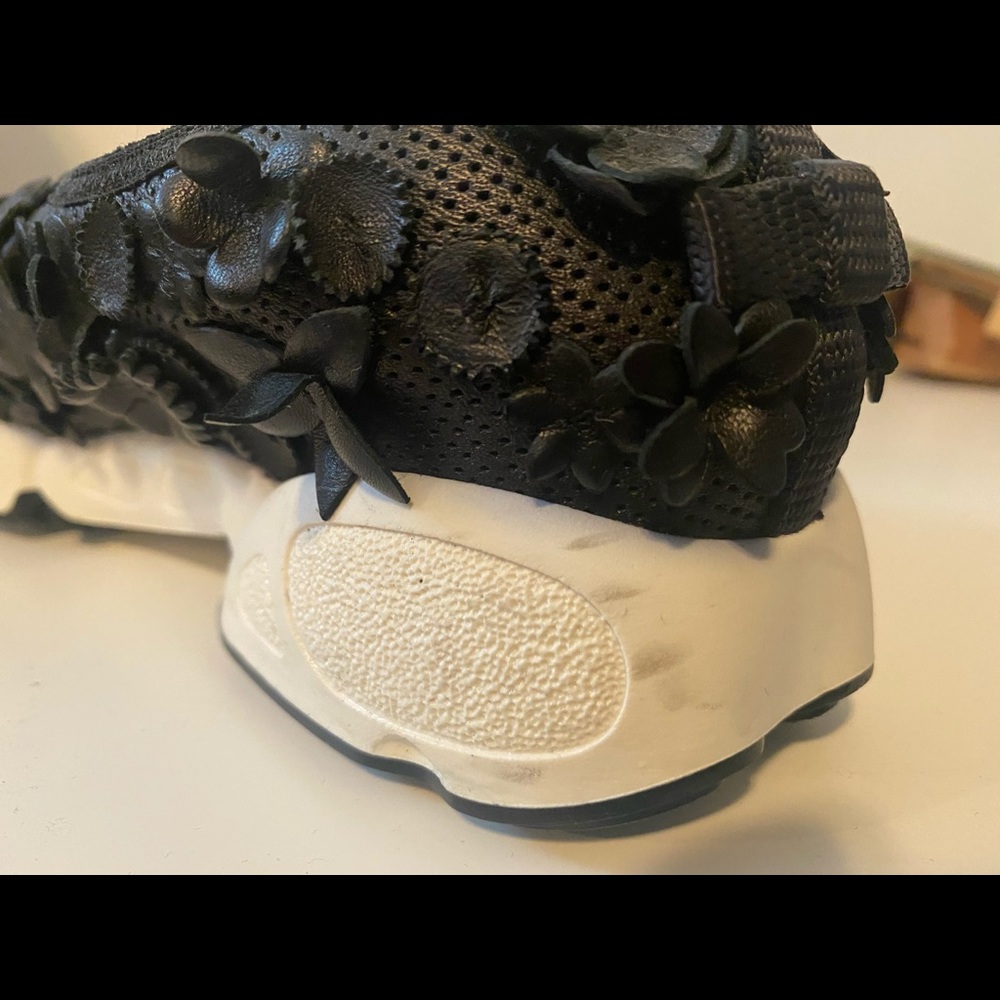 Dior Fusion Leather Floral Applique Sneaker - Picture 6 of 9